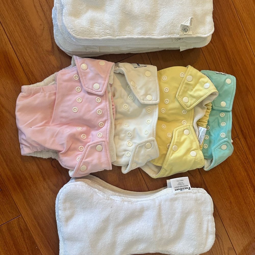 4 Fuzzi Bunz One Size Assorted Colors Cloth Diapers with 11 Inserts